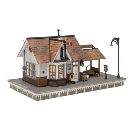 Woodland Scenics 5052 | The Depot | HO Scale - Squeaky's Trains