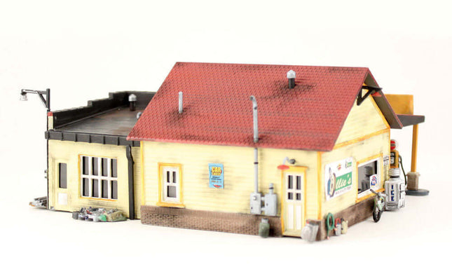 Woodland Scenics 5203 | Sonny's Super Service - Building Kit | N Scale - Squeaky's Trains