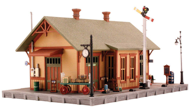 Woodland Scenics 5207 | Woodland Station - Building Kit | N Scale - Squeaky's Trains