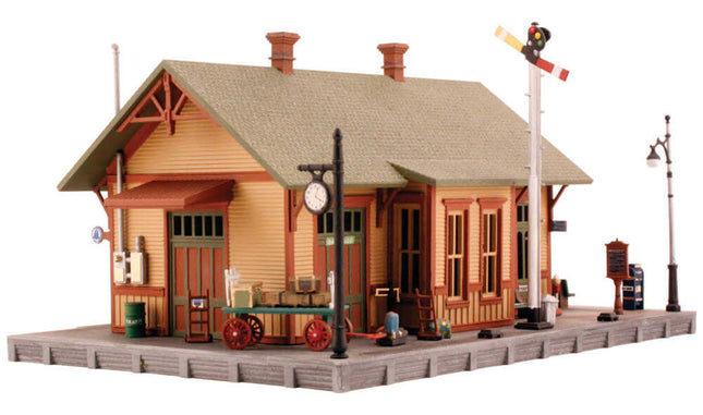 Woodland Scenics 5207 | Woodland Station - Building Kit | N Scale - Squeaky's Trains