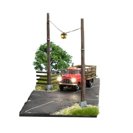 Woodland Scenics 5636 | Just Plug Lighting System - Suspended Flashing Lights - Squeaky's Trains