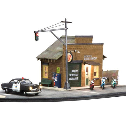 Woodland Scenics 5653 | Just Plug Lighting System - Mast Arm Traffic Lights | O Scale - Squeaky's Trains
