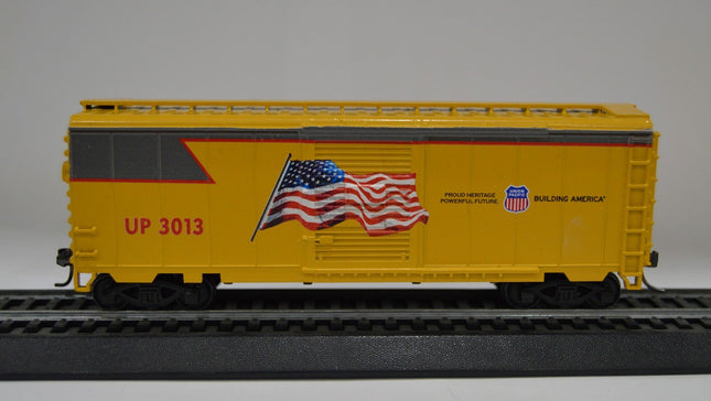 Value Trains 40-004 40' PS-1 Boxcar Union Pacific Flag Heritage #3013 HO Scale