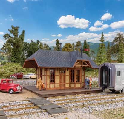 Walthers Cornerstone 933-3555 | Victoria Springs Station Depot Kit | HO Scale