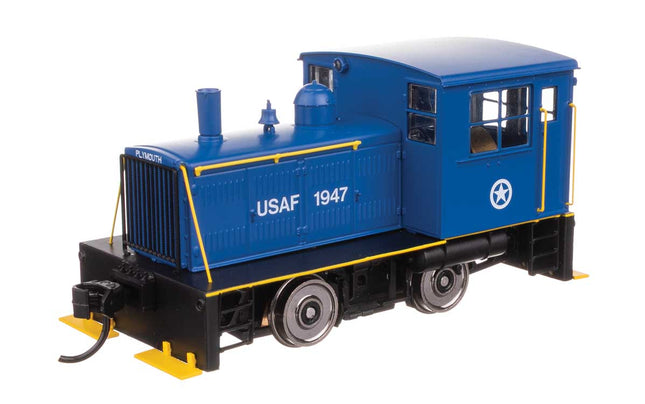 Walthers Mainline 910-10016 Plymouth ML-8 Industrial Switcher US Air Force USAF 1947 HO Scale DC diesel locomotive