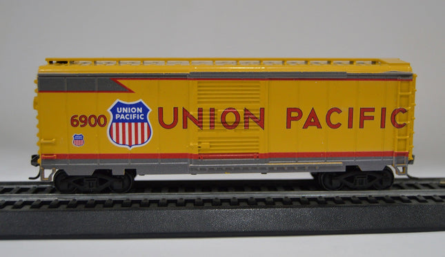 Value Trains 40-076 HO 40' PS-1 Boxcar - UP DDA40X Commemorative Scheme #6900