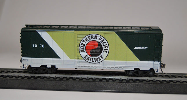 Value Trains 40-209 | 40' PS-1 Boxcar - Northern Pacific Heritage Scheme #1970 | HO Scale