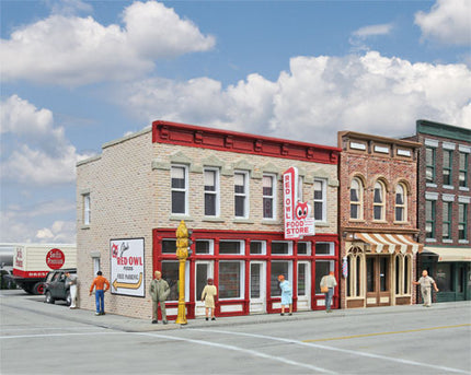 Walthers 933-3472 Jim's Red Owl Food Store Kit HO Scale - assembled model scene