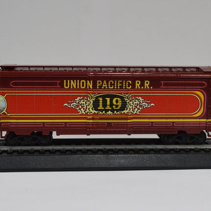 Value Trains 40-074 40' PS-1 Boxcar Union Pacific #119 Commemorative HO Scale - side view on track