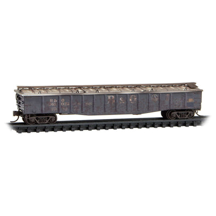 Micro Trains weathered rolling stock, B&O #362026, N scale model train on track, realistic details.