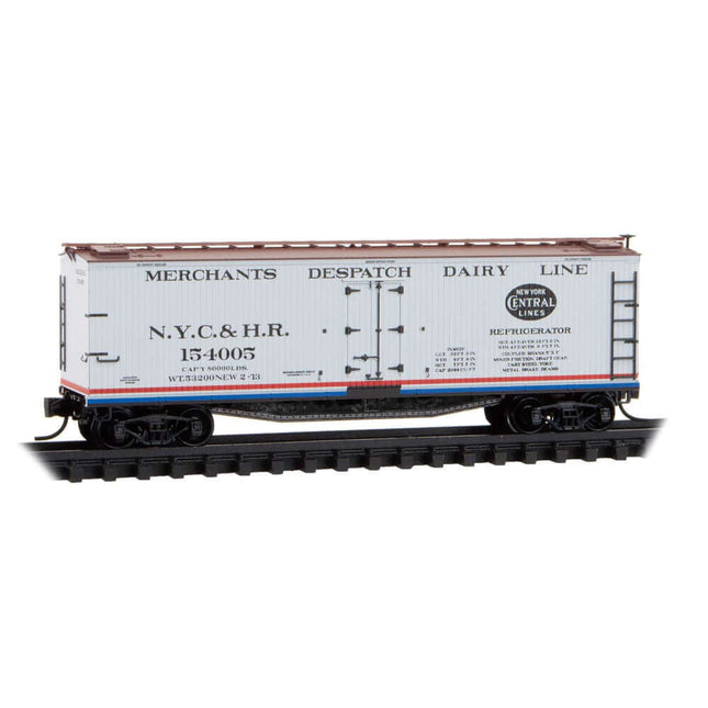 Micro-Trains 40' N scale refrigerator car NYC&H 154005, vintage double-sheathed wood reefer, detailed model.