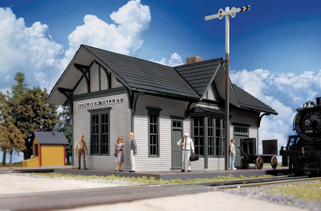 Walthers Cornerstone 933-3532 | Golden Valley Depot – Plastic Building Kit | HO Scale displayed with figures.