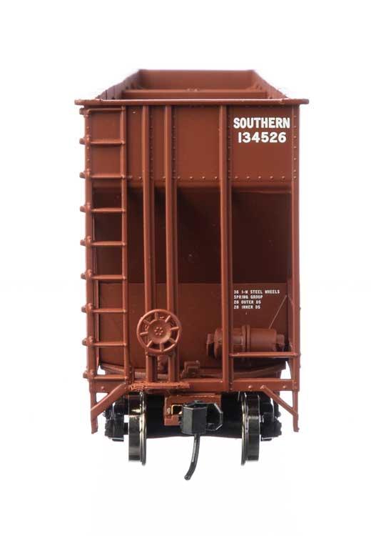 WalthersMainline 910-6785 | 73'3" Greenville 7,000 Cubic Foot Wood Chip Hopper - Ready to Run - Southern Railway #134526 (brown, white; large name & number) | HO Scale